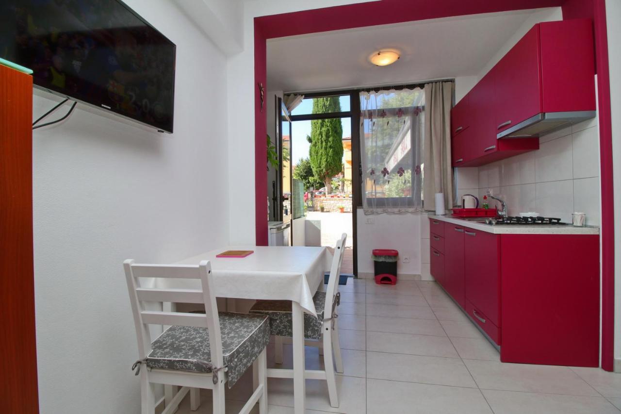 Apartment Svid ロヴィニ エクステリア 写真