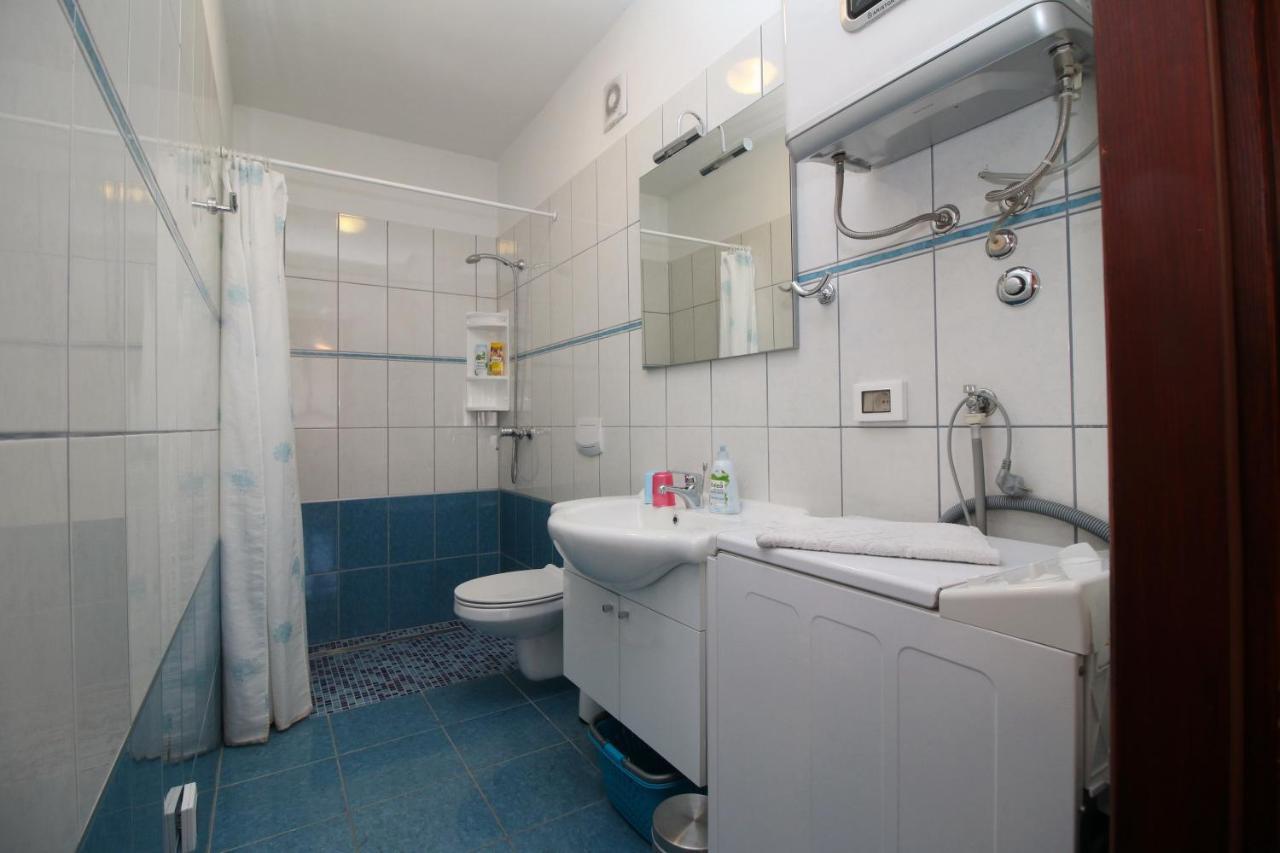 Apartment Svid ロヴィニ エクステリア 写真