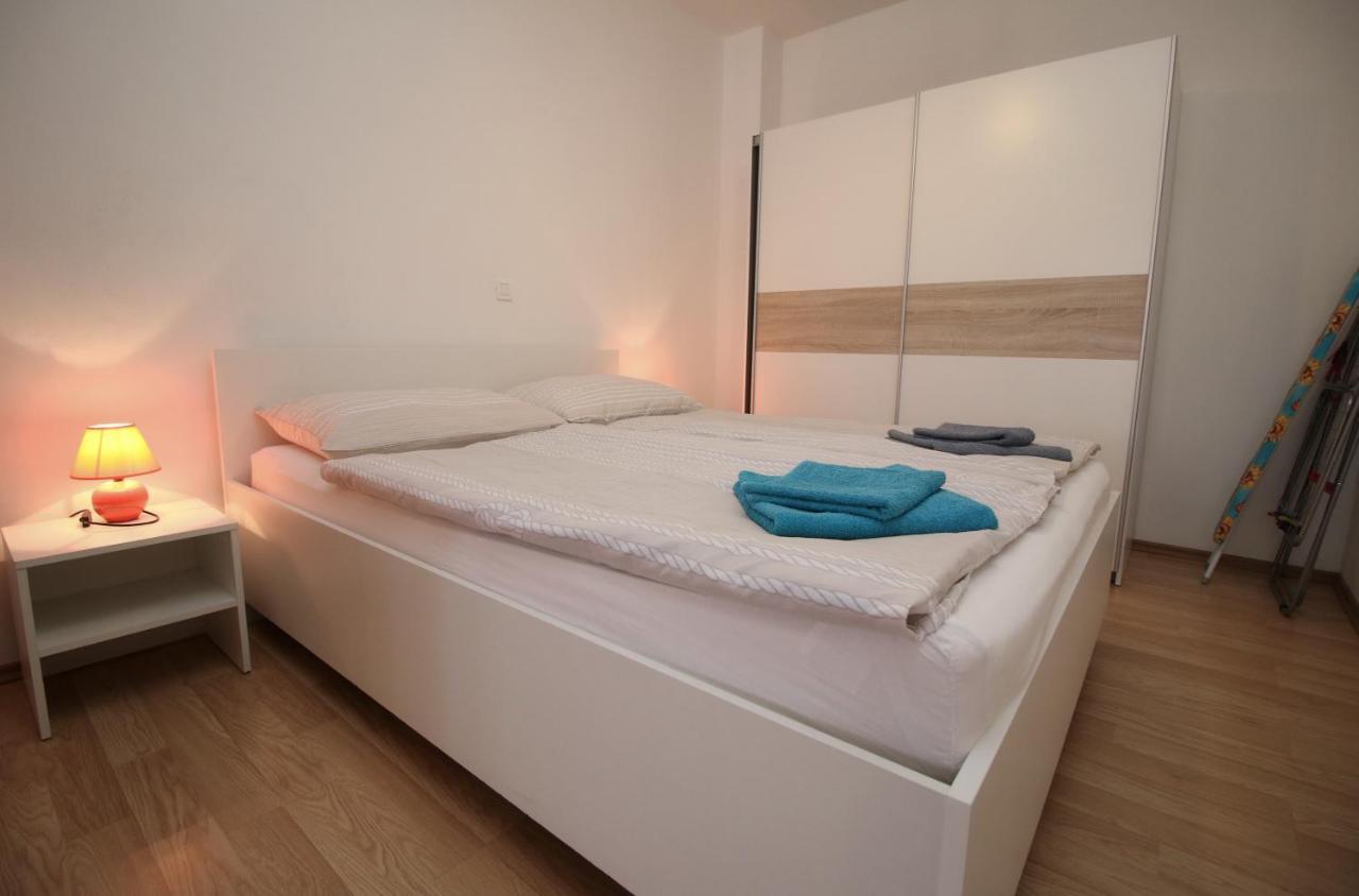 Apartment Svid ロヴィニ エクステリア 写真