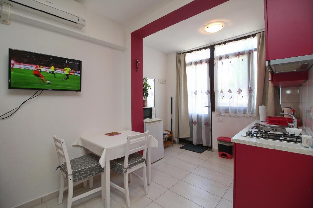 Apartment Svid ロヴィニ エクステリア 写真