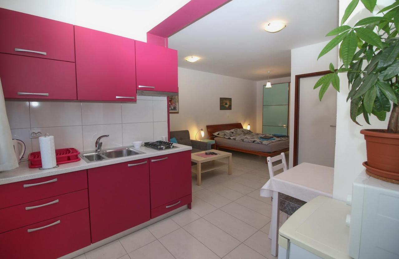Apartment Svid ロヴィニ エクステリア 写真