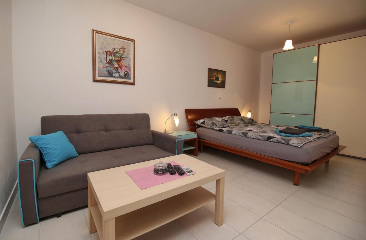 Apartment Svid ロヴィニ エクステリア 写真