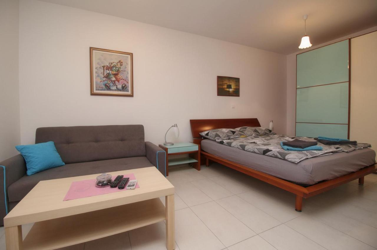 Apartment Svid ロヴィニ エクステリア 写真