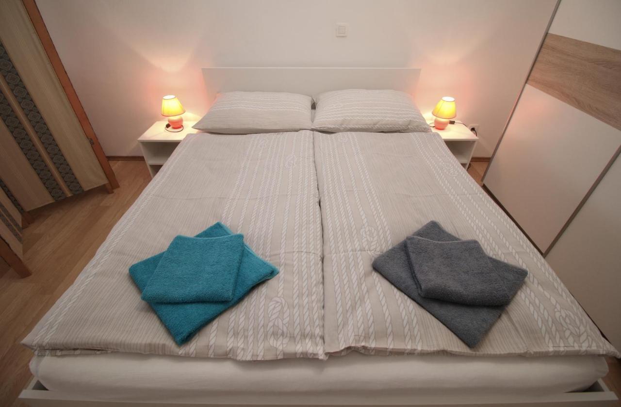 Apartment Svid ロヴィニ エクステリア 写真