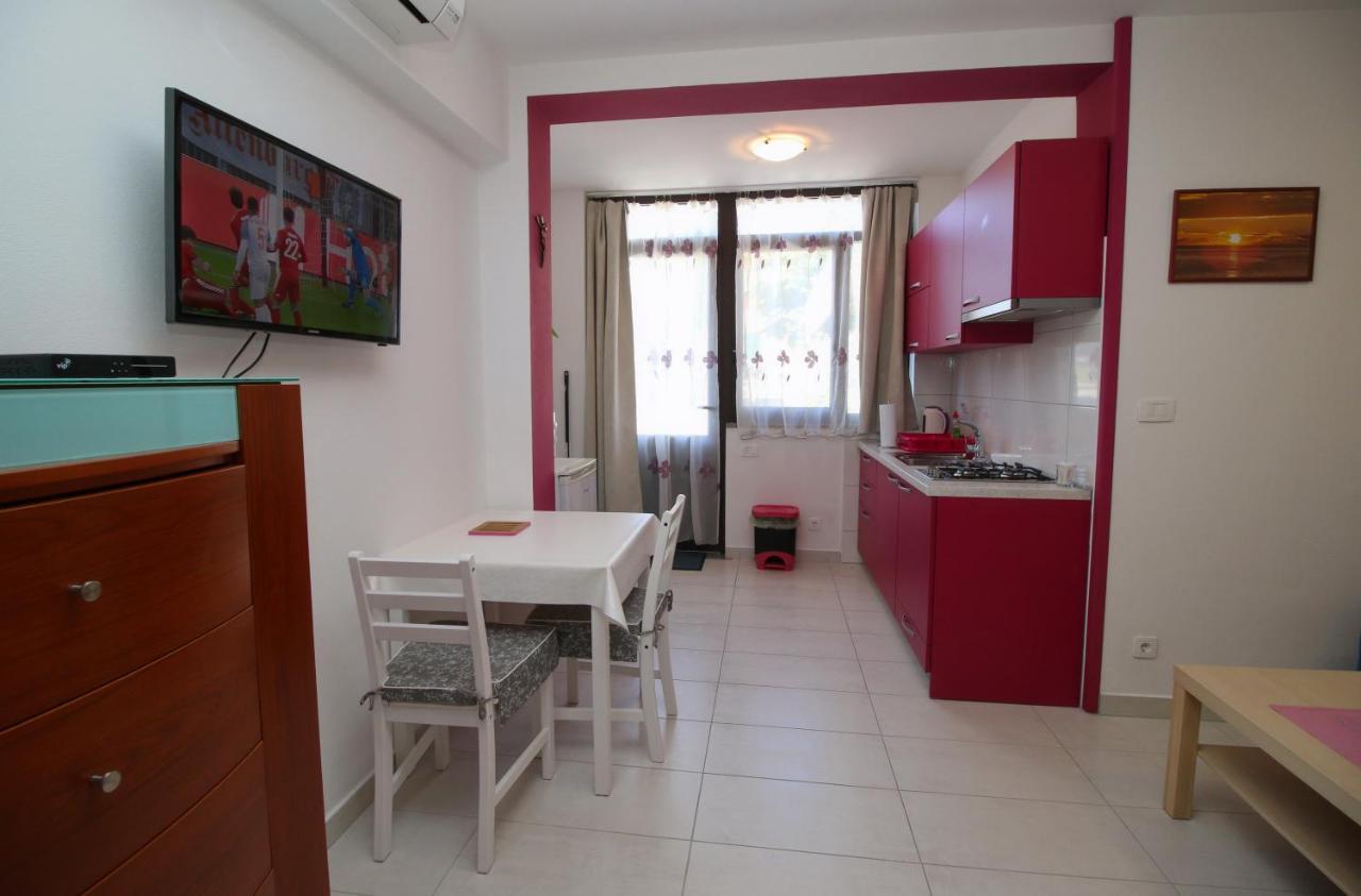 Apartment Svid ロヴィニ エクステリア 写真
