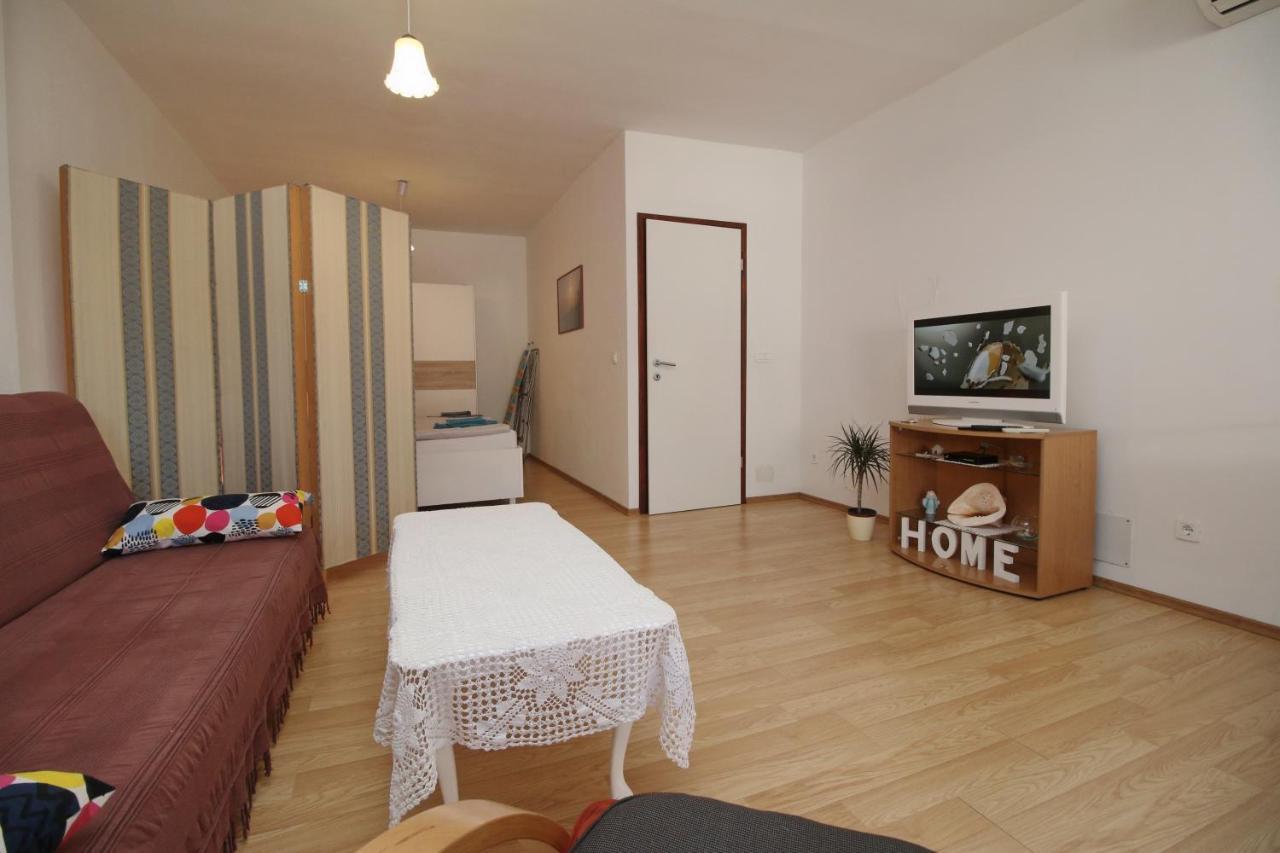 Apartment Svid ロヴィニ エクステリア 写真