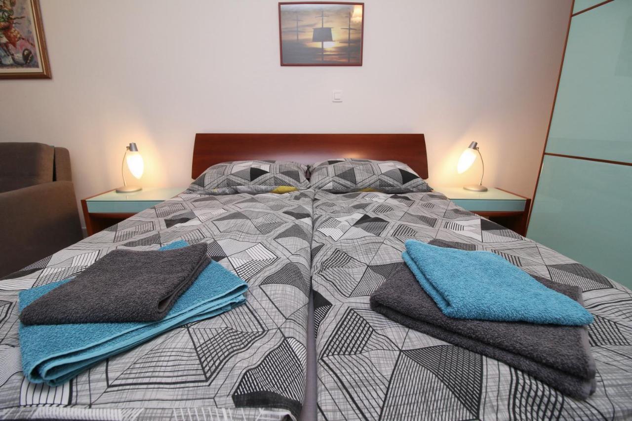 Apartment Svid ロヴィニ エクステリア 写真